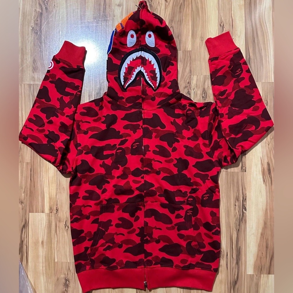 BAPE Red Camo Shark Full Zip Hoodie Size L Unisex New With Tags